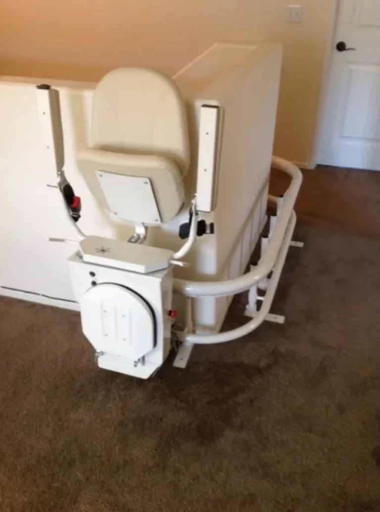 curved-stairlift-4